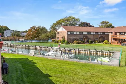 441 Mariners Way, Copiague, NY 11726 - Photo 9