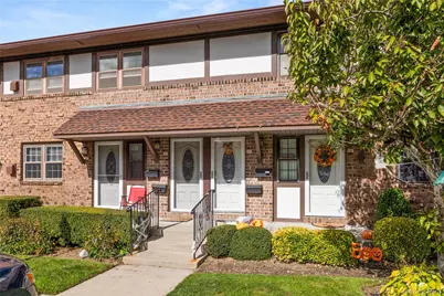 441 Mariners Way, Copiague, NY 11726 - Photo 1