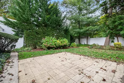 3019 Post Avenue, Wantagh, NY 11793 - Photo 15