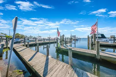 404 Vanderbilt Boulevard, Oakdale, NY 11769 - Photo 37