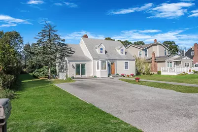 404 Vanderbilt Boulevard, Oakdale, NY 11769 - Photo 3