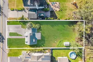 404 Vanderbilt Blvd, Oakdale, NY 11769 - Photo 35