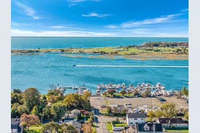 404 Vanderbilt Boulevard, Oakdale, NY 11769 - Photo 39