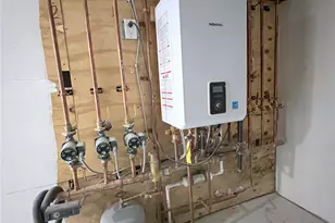 66-08 73rd Pl, Middle Village, NY 11379 - Photo 11