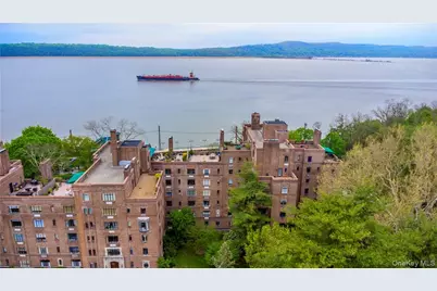 100 Ardsley Avenue W #2L, Irvington, NY 10533 - Photo 1