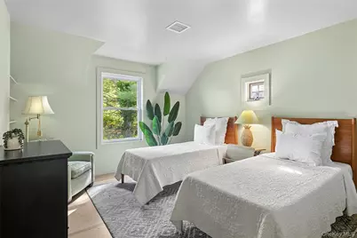 6 East Gate Road, Wainscott, NY 11975 - Photo 17