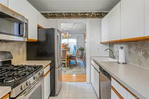 24 Leisure Way, Mohegan Lake, NY 10547 - Photo 9