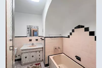 4706 Utopia Parkway, Flushing, NY 11358 - Photo 9