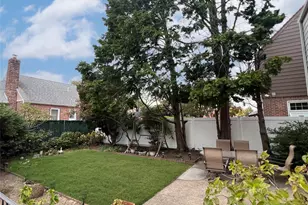 47-06 Utopia Pkwy, Flushing, NY 11358 - Photo 15