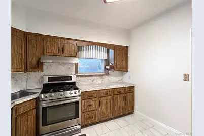 4706 Utopia Parkway, Flushing, NY 11358 - Photo 7