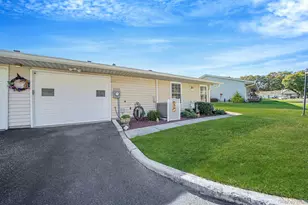 449 Arlington Dr, Ridge, NY 11961 - Photo 19