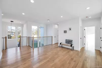 51 Stephen Drive, Plainview, NY 11803 - Photo 15