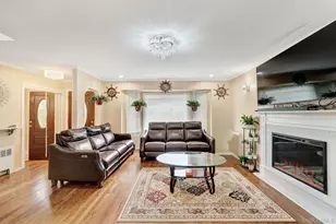 1 Wayland Rd, Plainview, NY 11803 - Photo 7