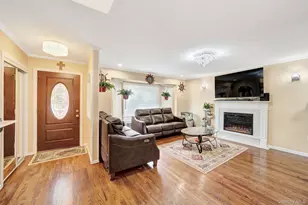 1 Wayland Rd, Plainview, NY 11803 - Photo 5