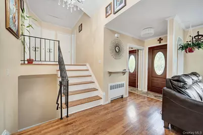 1 Wayland Road, Plainview, NY 11803 - Photo 9