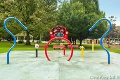 21 Canterbury #17, Great Neck, NY 11021 - Photo 29