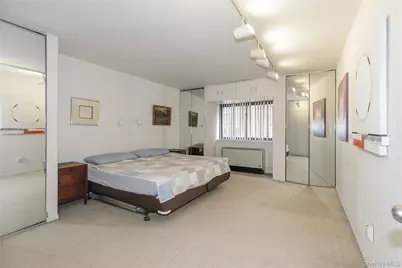 21 Canterbury #17, Great Neck, NY 11021 - Photo 15