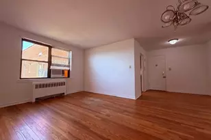 52-21 65th Pl, Maspeth, NY 11378 - Photo 17