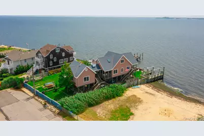 49 Bayview Avenue W, Lindenhurst, NY 11757 - Photo 17