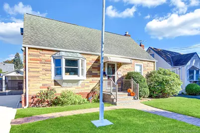 1073 Thomas Avenue, Baldwin, NY 11510 - Photo 3