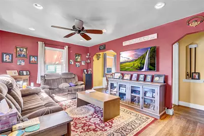 1073 Thomas Avenue, Baldwin, NY 11510 - Photo 9