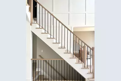 96 Calvin Avenue, Syosset, NY 11791 - Photo 3