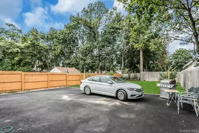 4 W 11th Street, Huntington Station, NY 11746 - Photo 19