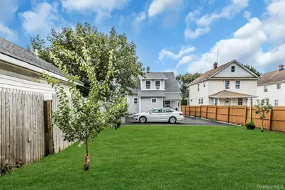 4 W 11th Street, Huntington Station, NY 11746 - Photo 21