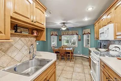 10 Glen Hollow Drive #C1, Holtsville, NY 11742 - Photo 3