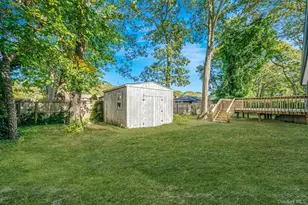 45 Arrowhead Dr, Shirley, NY 11967 - Photo 33