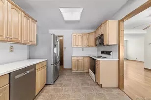 3 Surrey Ln, Bethpage, NY 11714 - Photo 17