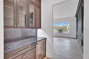 24 Estates Cir, Melville, NY 11747 - Photo 5