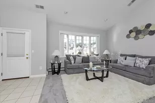 6 Sarah Ct, Amityville, NY 11701 - Photo 3