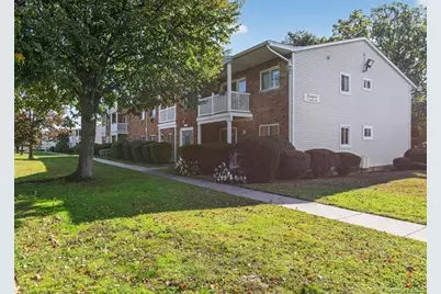 71 Adams Road #E 2A, Central Islip, NY 11722 - Photo 3