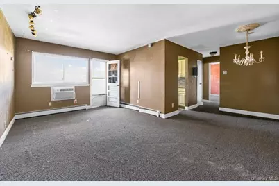 71 Adams Road #E 2A, Central Islip, NY 11722 - Photo 9