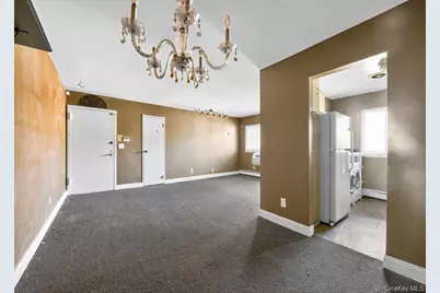 71 Adams Road #E 2A, Central Islip, NY 11722 - Photo 11