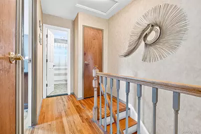 280 Throggs Neck Boulevard, Bronx, NY 10465 - Photo 19