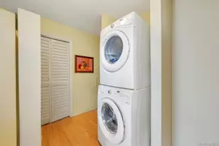 204 Caroline Ct, Port Jefferson Station, NY 11776 - Photo 23