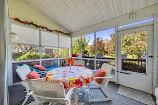 204 Caroline Ct, Port Jefferson Station, NY 11776 - Photo 25