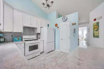 204 Caroline Court, Port Jefferson Station, NY 11776 - Photo 13