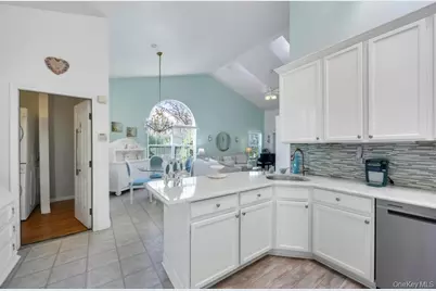 204 Caroline Court, Port Jefferson Station, NY 11776 - Photo 11