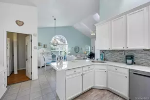 204 Caroline Ct, Port Jefferson Station, NY 11776 - Photo 11