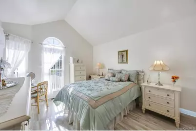 204 Caroline Court, Port Jefferson Station, NY 11776 - Photo 17