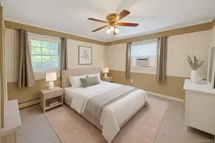 173 Hot Water St, Manorville, NY 11949 - Photo 9