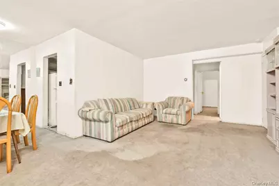 111-09A 62 Drive, Forest Hills, NY 11385 - Photo 11