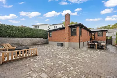 93 Beacon Avenue, New York, NY 10306 - Photo 31