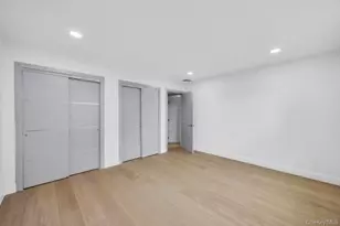 94 Jeffery Ln, Oceanside, NY 11572 - Photo 37