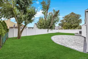 94 Jeffery Ln, Oceanside, NY 11572 - Photo 17