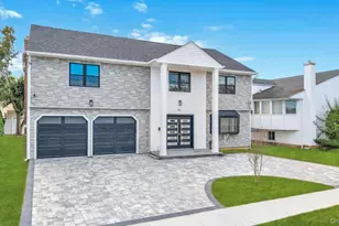 94 Jeffery Ln, Oceanside, NY 11572 - Photo 13