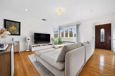 700 Covert Avenue, New Hyde Park, NY 11040 - Photo 7